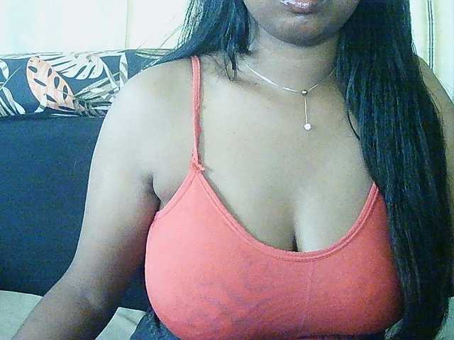 Happyi live cam on BongaCams