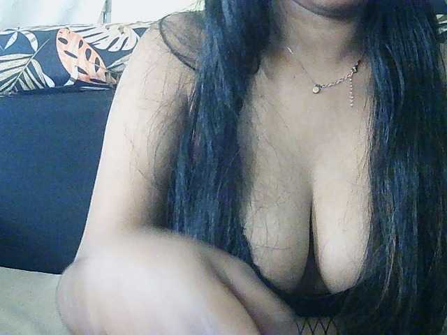 Happyi live cam on BongaCams