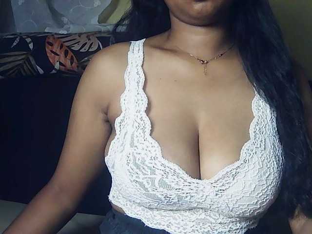 Happyi live cam on BongaCams