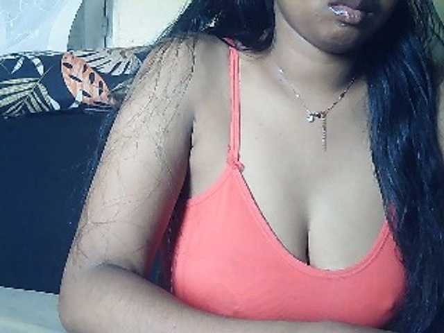 Happyi live cam on BongaCams