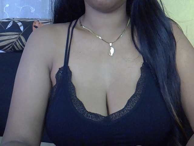 Happyi live cam on BongaCams