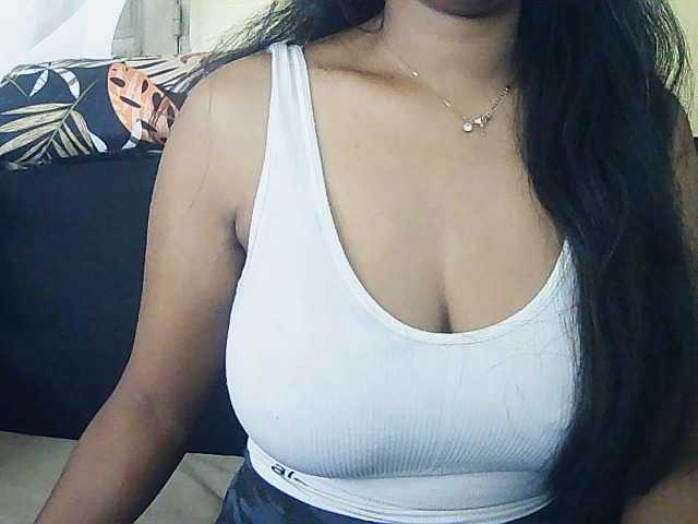 Happyi live cam on BongaCams