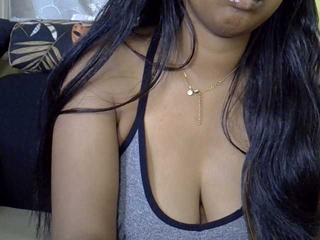 Happyi live cam on BongaCams