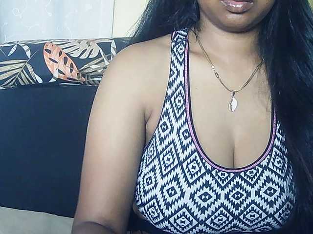 Happyi live cam on BongaCams