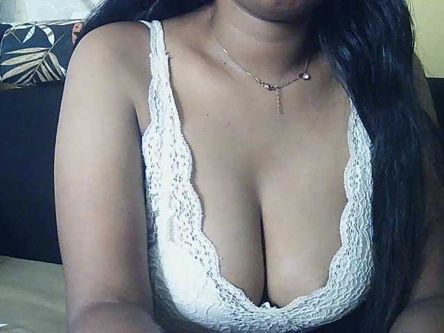 Happyi live cam on BongaCams