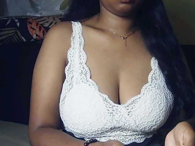 Happyi live cam on BongaCams