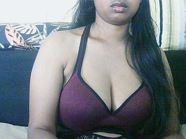 Happyi live cam on BongaCams