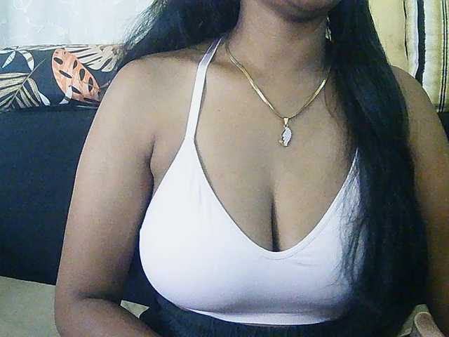 Happyi live cam on BongaCams