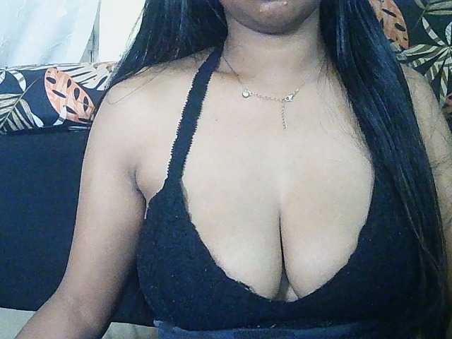Happyi live cam on BongaCams