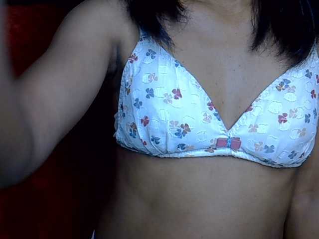 Happyi live cam on BongaCams