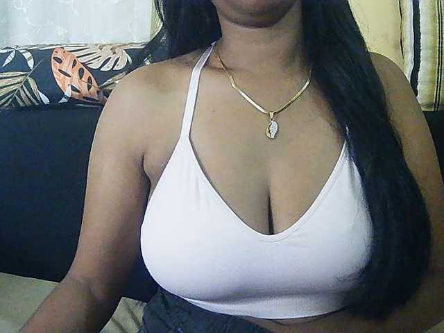 Happyi live cam on BongaCams
