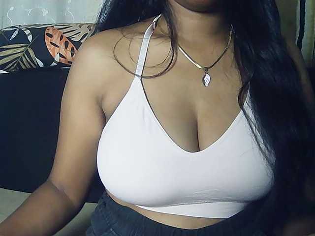 Happyi live cam on BongaCams