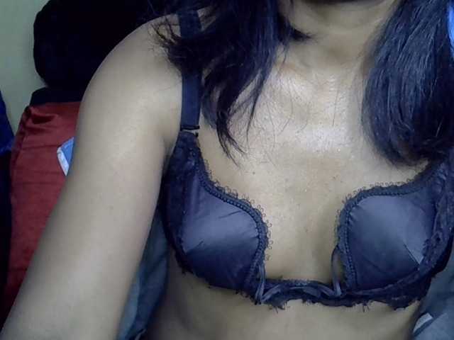 Happyi live cam on BongaCams