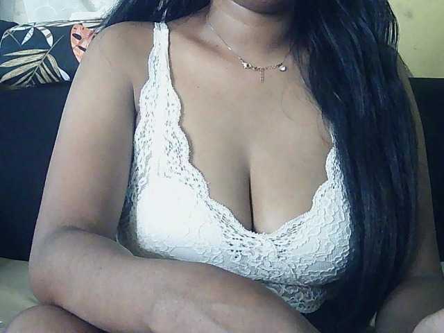Happyi live cam on BongaCams