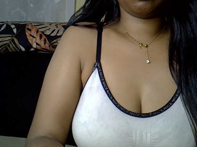 Happyi live cam on BongaCams