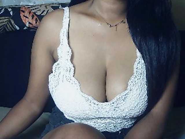Happyi live cam on BongaCams