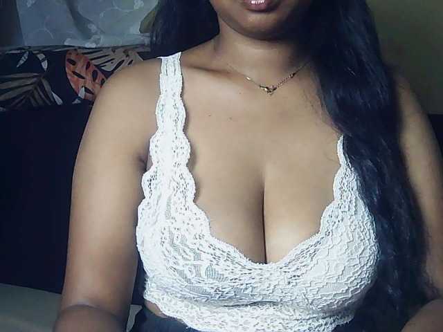 Happyi live cam on BongaCams