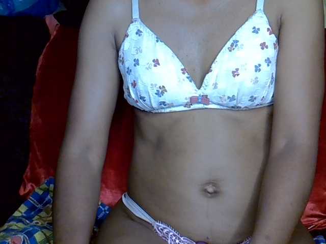 Happyi live cam on BongaCams