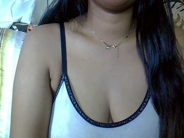 Happyi live cam on BongaCams