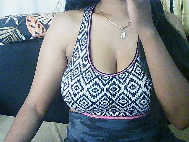 Happyi live cam on BongaCams