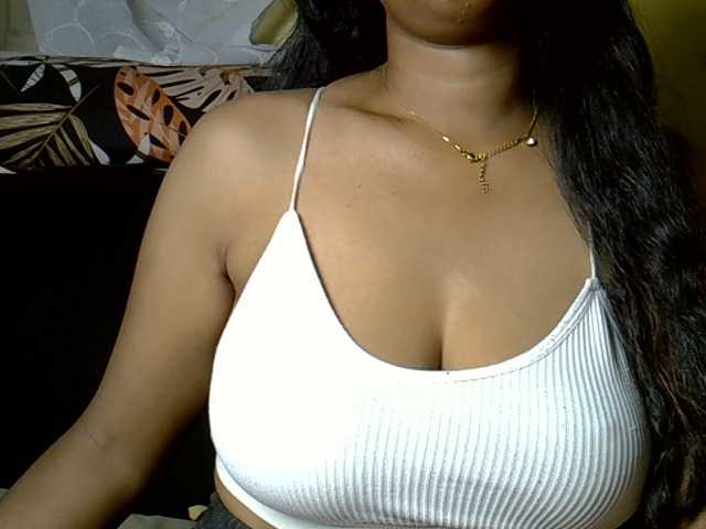 Happyi live cam on BongaCams