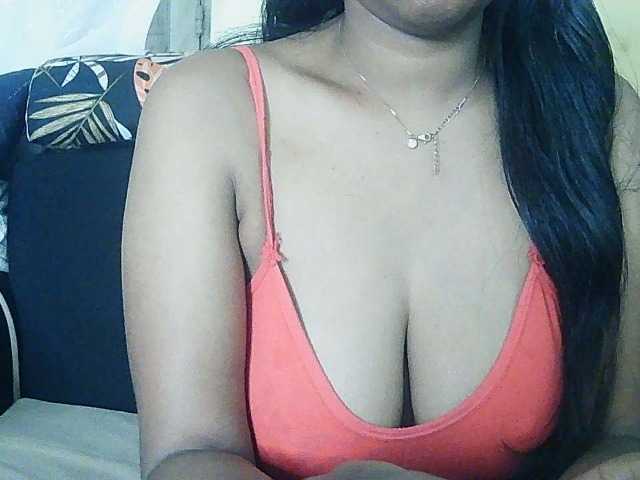 Happyi live cam on BongaCams