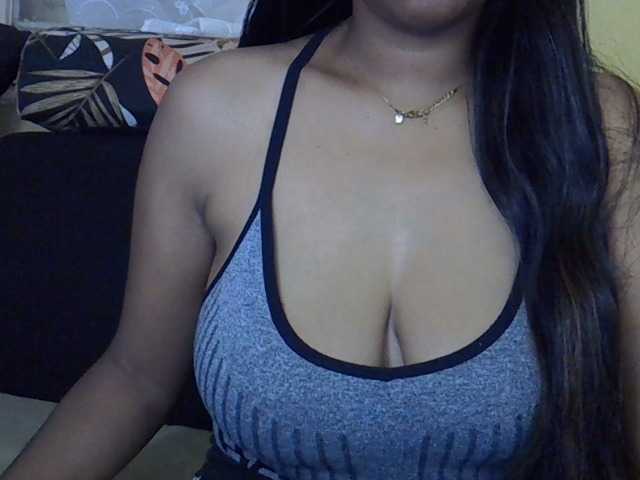 Happyi live cam on BongaCams