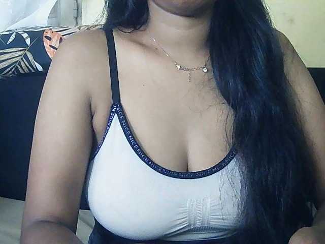 Happyi live cam on BongaCams