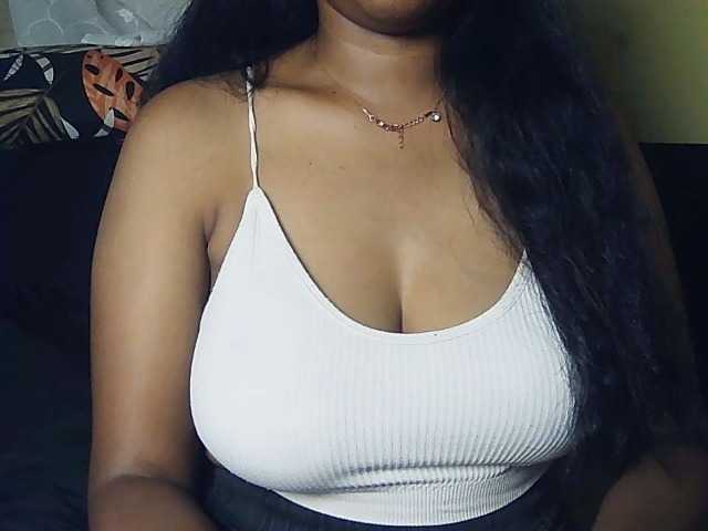 Happyi live cam on BongaCams