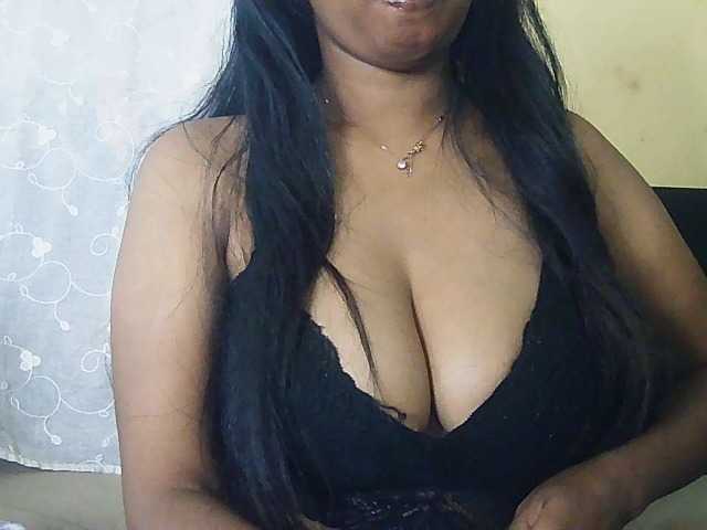 Happyi live cam on BongaCams