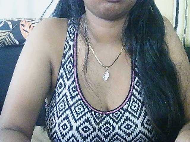 Happyi live cam on BongaCams