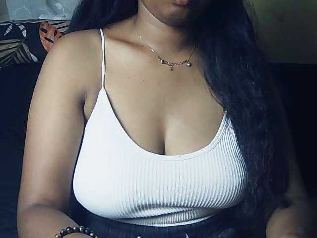 Happyi live cam on BongaCams