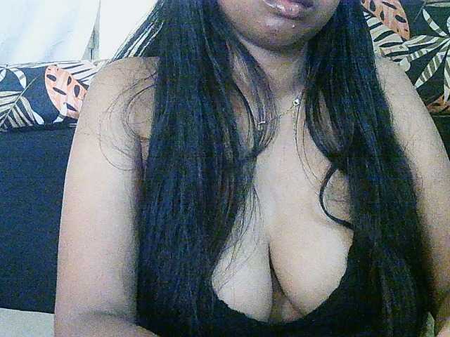 Happyi live cam on BongaCams