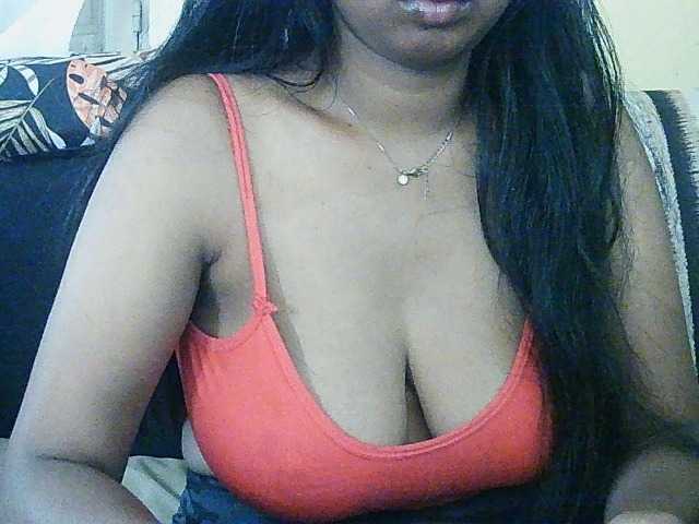 Happyi live cam on BongaCams