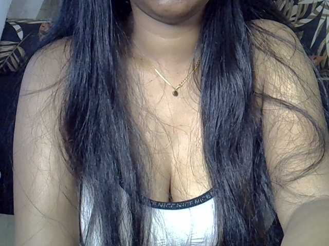 Happyi live cam on BongaCams