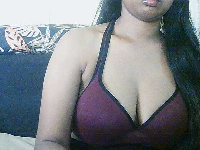 Happyi live cam on BongaCams
