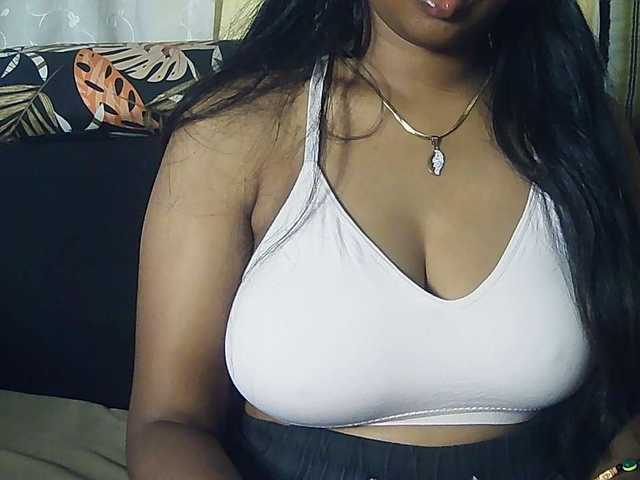 Happyi live cam on BongaCams