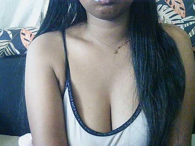 Happyi live cam on BongaCams