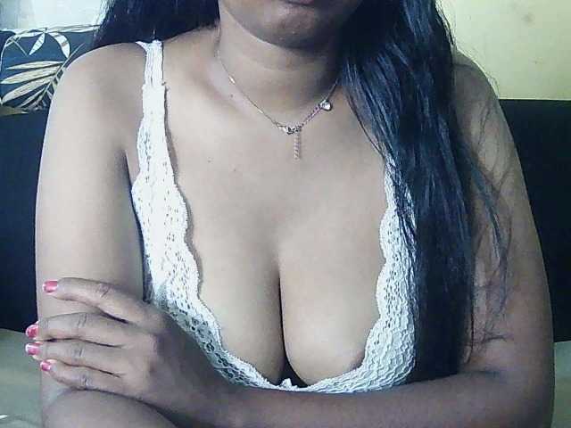 Happyi live cam on BongaCams