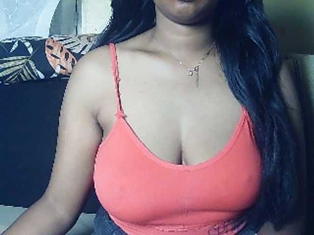 Happyi live cam on BongaCams