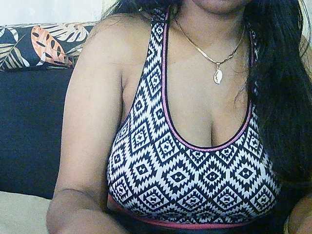 Happyi live cam on BongaCams