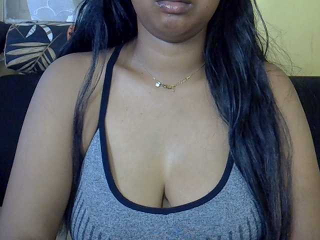 Happyi live cam on BongaCams
