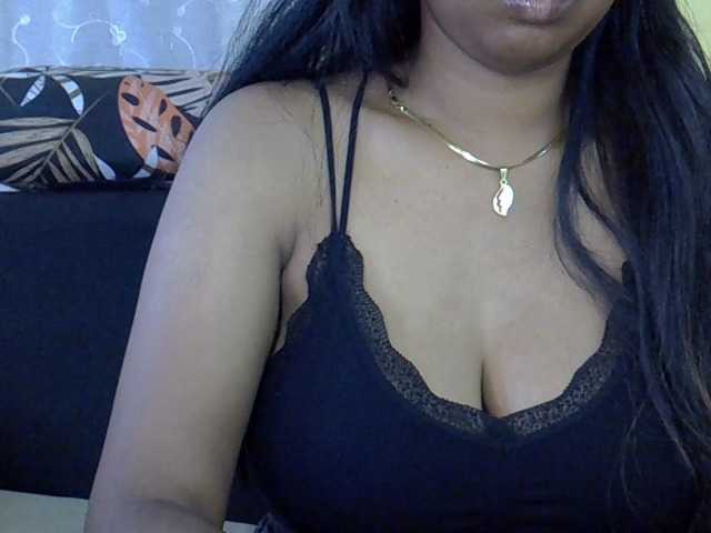 Happyi live cam on BongaCams