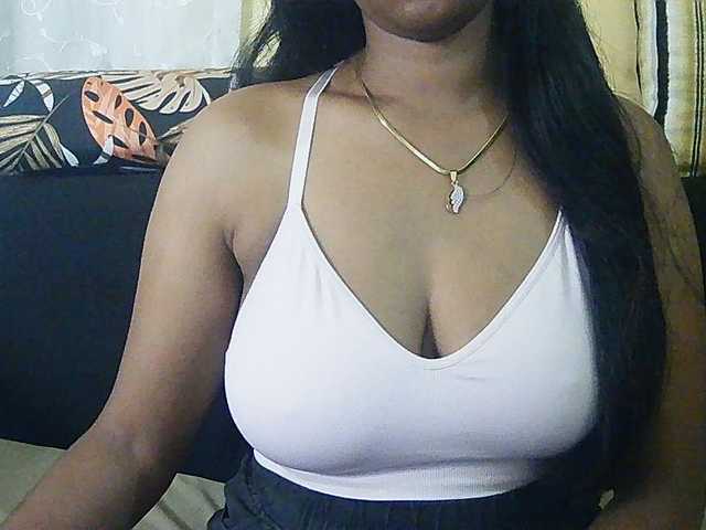 Happyi live cam on BongaCams