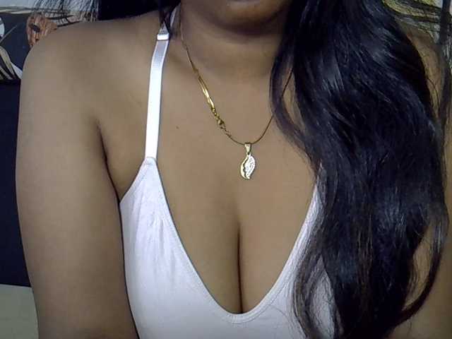Happyi live cam on BongaCams