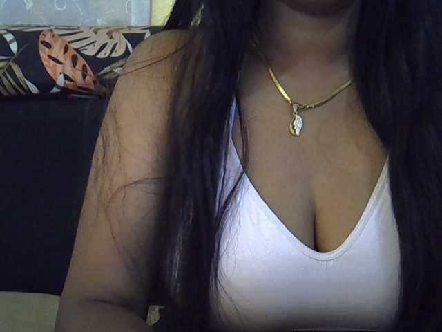 Happyi live cam on BongaCams