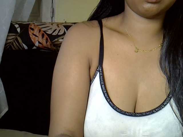 Happyi live cam on BongaCams