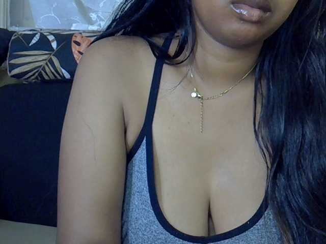 Happyi live cam on BongaCams