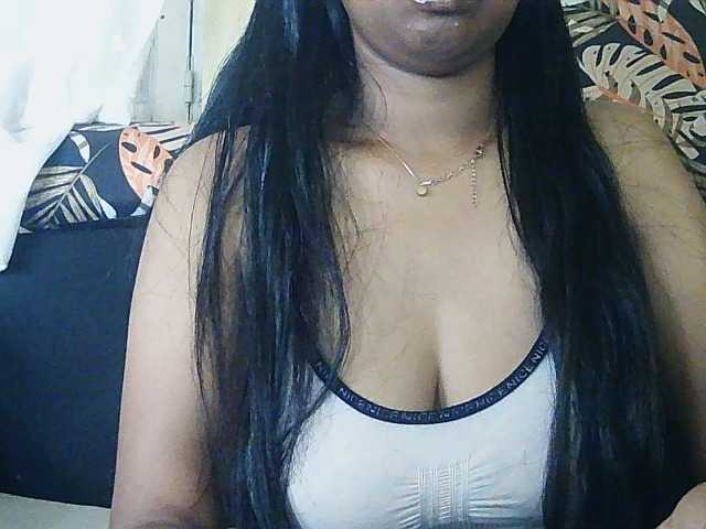 Happyi live cam on BongaCams