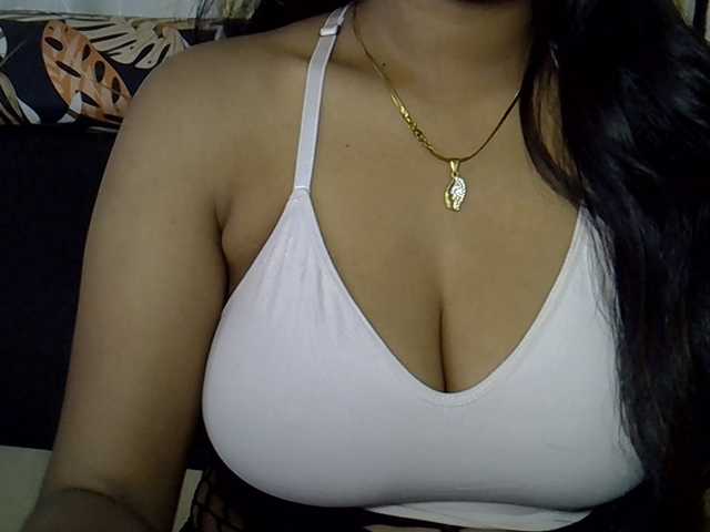 Happyi live cam on BongaCams
